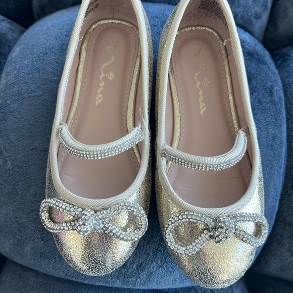 Nina Gold Kids Shoes with crystal rhinestone Bow Detail - Picture 2 of 10